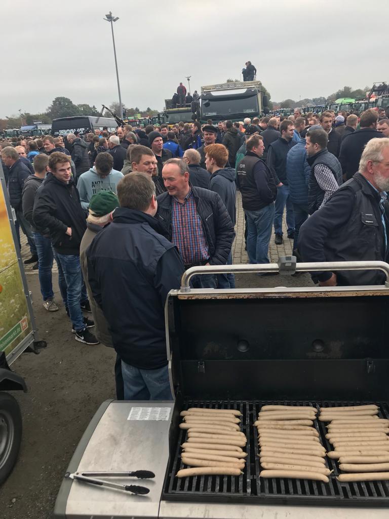 newsimages/50-Trecker demo12.jpg